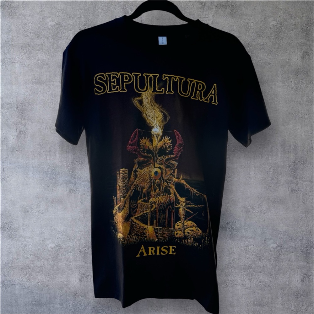 Sepultura band t shirt